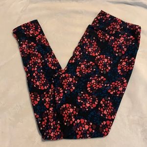 Lularoe valentine heart leggings
